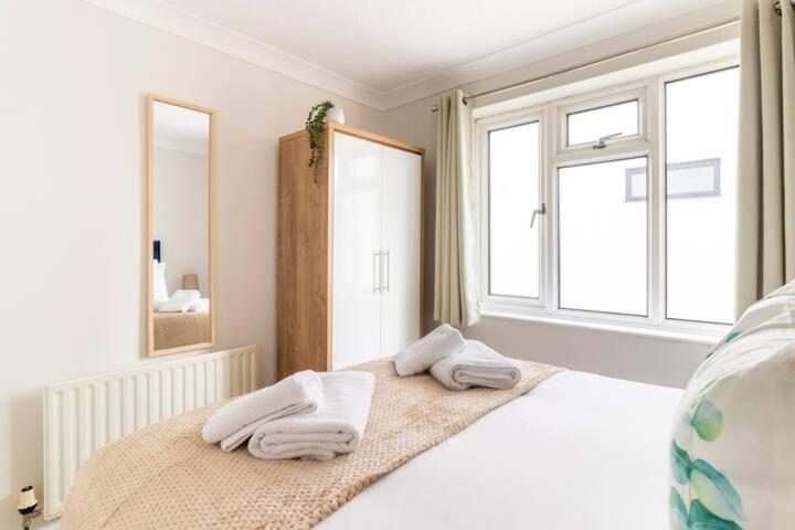 Incredible Sea View 2 Bedroom Beach Apartment Bournemouth Buitenkant foto