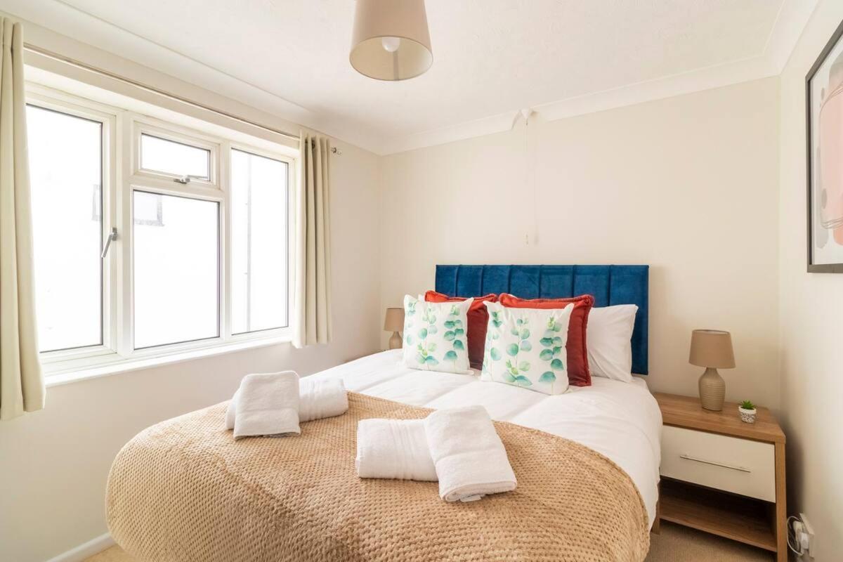 Incredible Sea View 2 Bedroom Beach Apartment Bournemouth Buitenkant foto